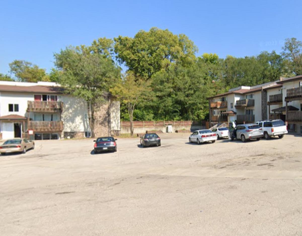 Apartment for rent at 811 Monroe St, Jefferson City, MO 65101