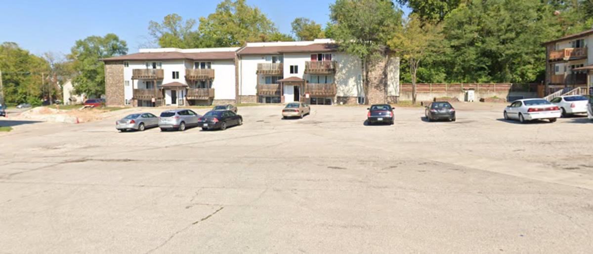 Apartment for rent at 811 Monroe St, Jefferson City, MO 65101