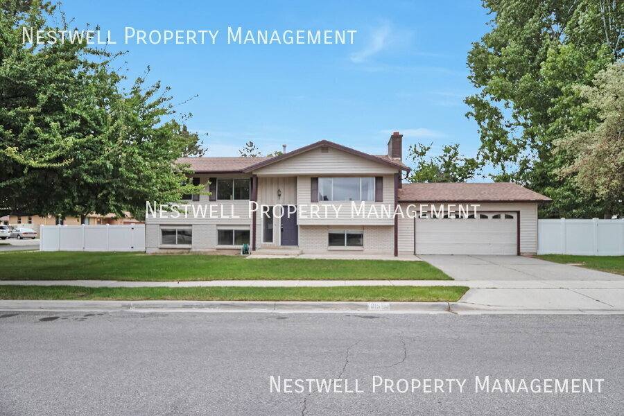 House for rent at 815 E Dusty Rock Place, Sandy, UT 84094