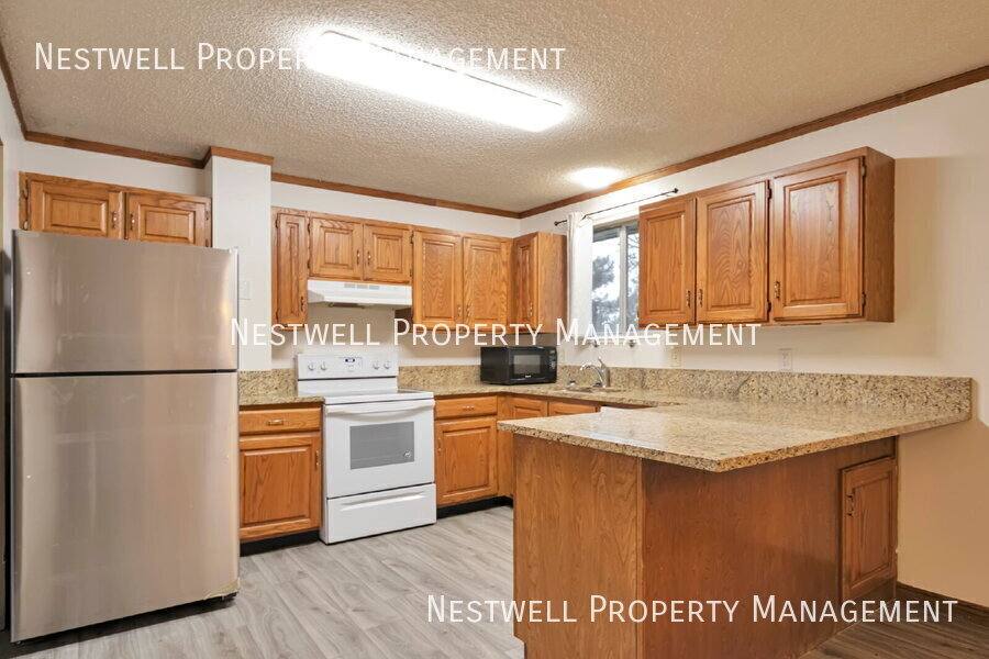 House for rent at 815 E Dusty Rock Place, Sandy, UT 84094