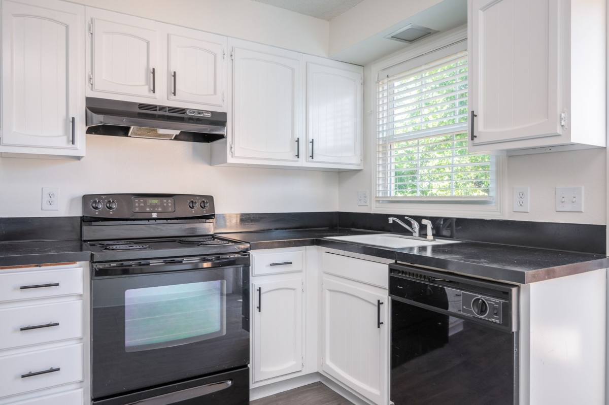 Apartment for rent at 890 NW Division, Gresham, OR 97030