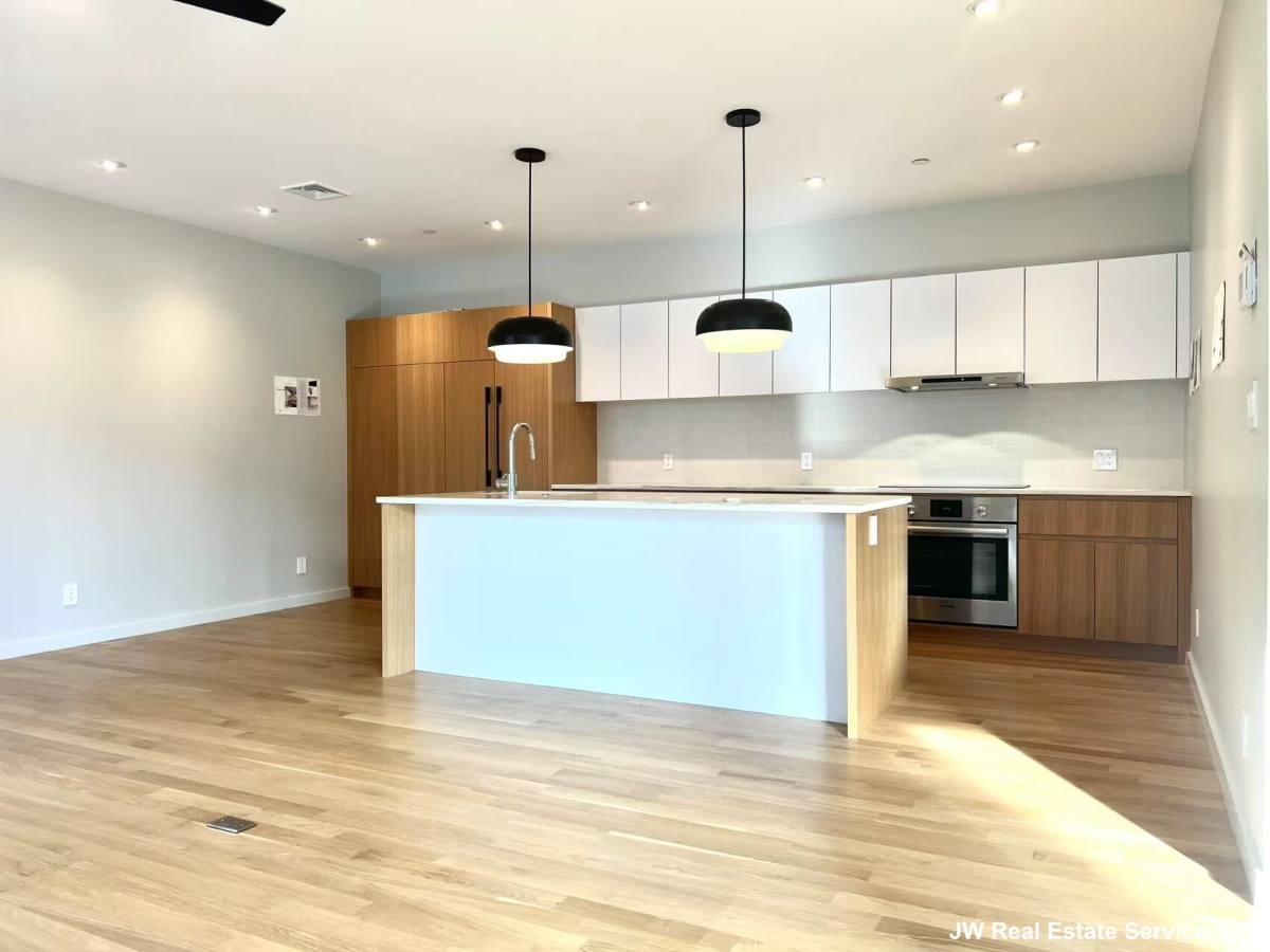 Apartment for rent at 145 Willow St #2, Cambridge, MA 02141
