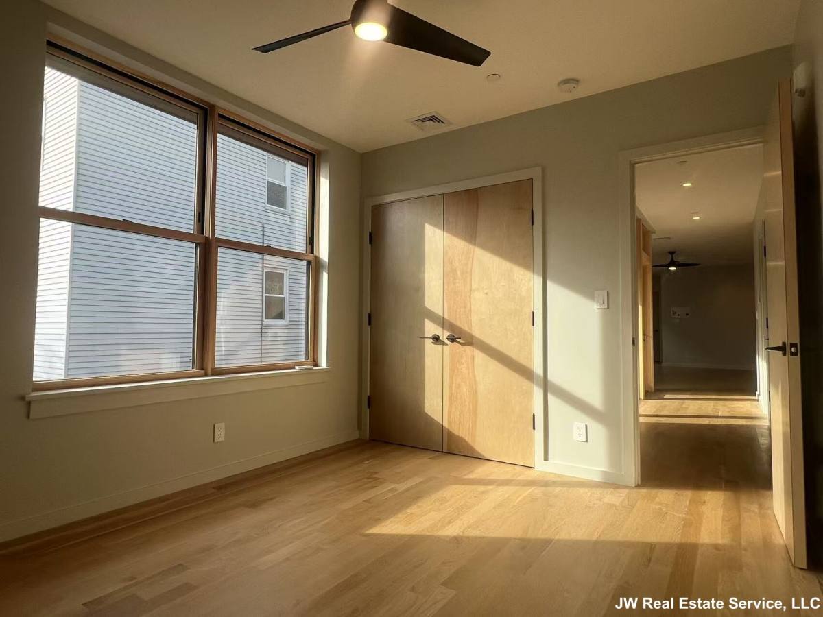 Apartment for rent at 145 Willow St #2, Cambridge, MA 02141