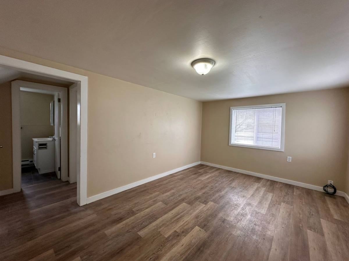 Apartment for rent at 2306 J St, Springfield, OR 97477