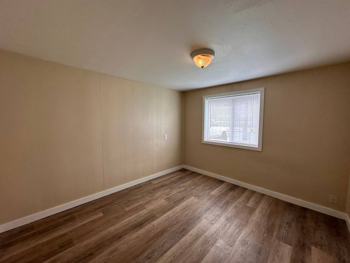 Apartment for rent at 2306 J St, Springfield, OR 97477