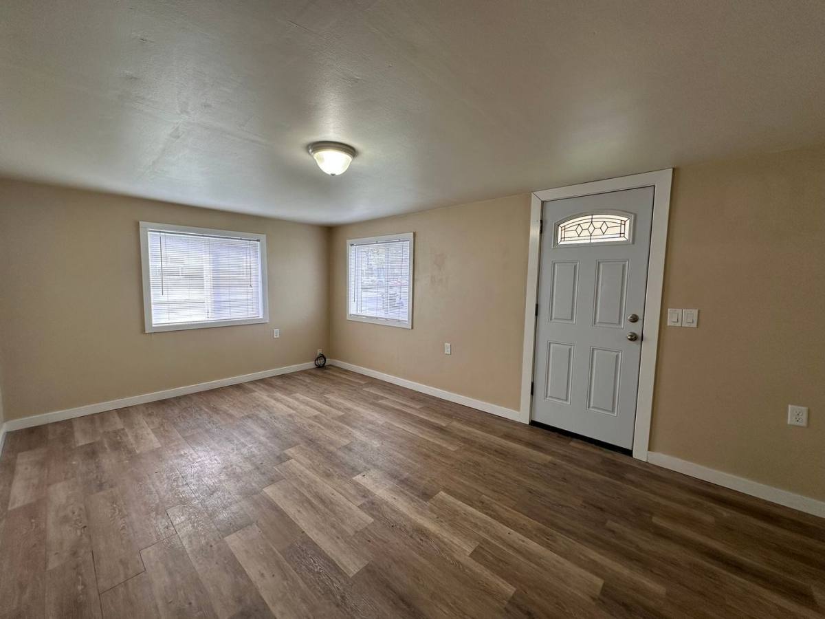 Apartment for rent at 2306 J St, Springfield, OR 97477