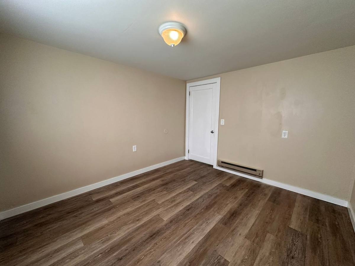 Apartment for rent at 2306 J St, Springfield, OR 97477