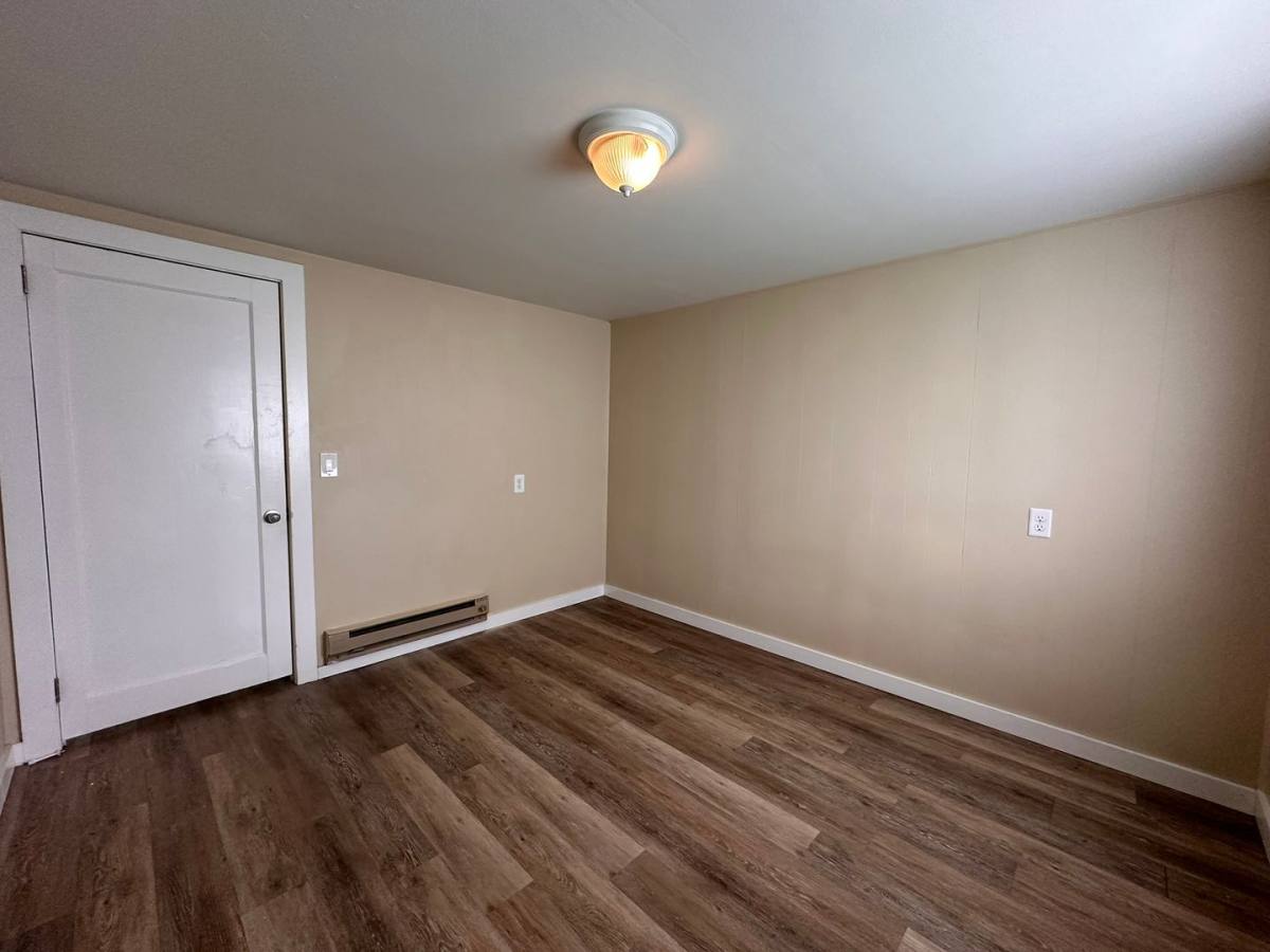 Apartment for rent at 2306 J St, Springfield, OR 97477