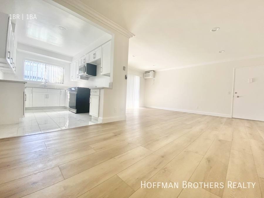Apartment for rent at 12410 Chandler Blvd #21, Valley Village, CA 91607