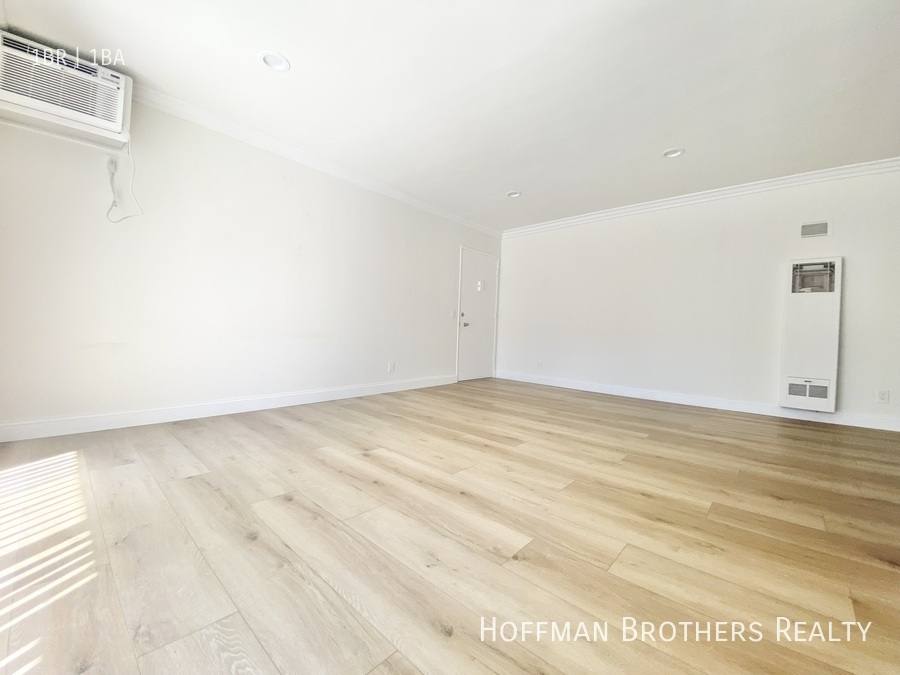 Apartment for rent at 12410 Chandler Blvd #21, Valley Village, CA 91607