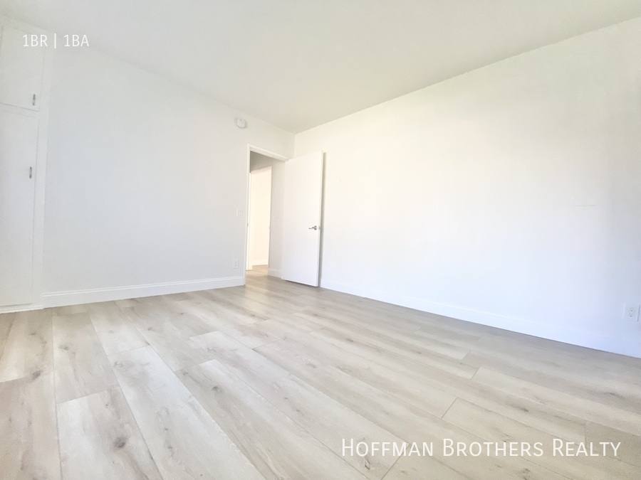 Apartment for rent at 12410 Chandler Blvd #21, Valley Village, CA 91607