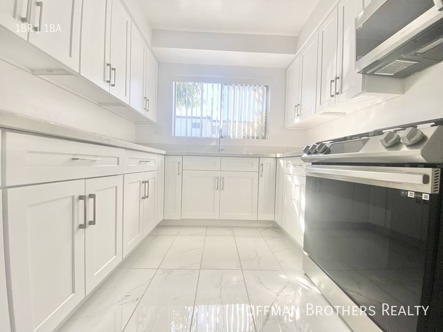 Apartment for rent at 12410 Chandler Blvd #21, Valley Village, CA 91607
