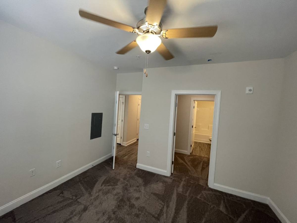 Apartment for rent at 1401 Stovall Dr, Raleigh, NC 27606