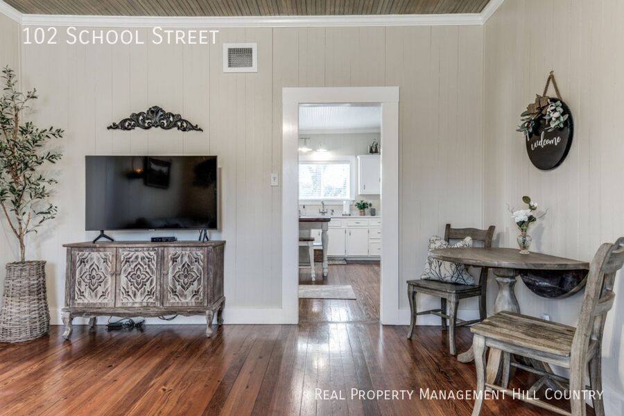 House for rent at 102 School St, Boerne, TX 78006