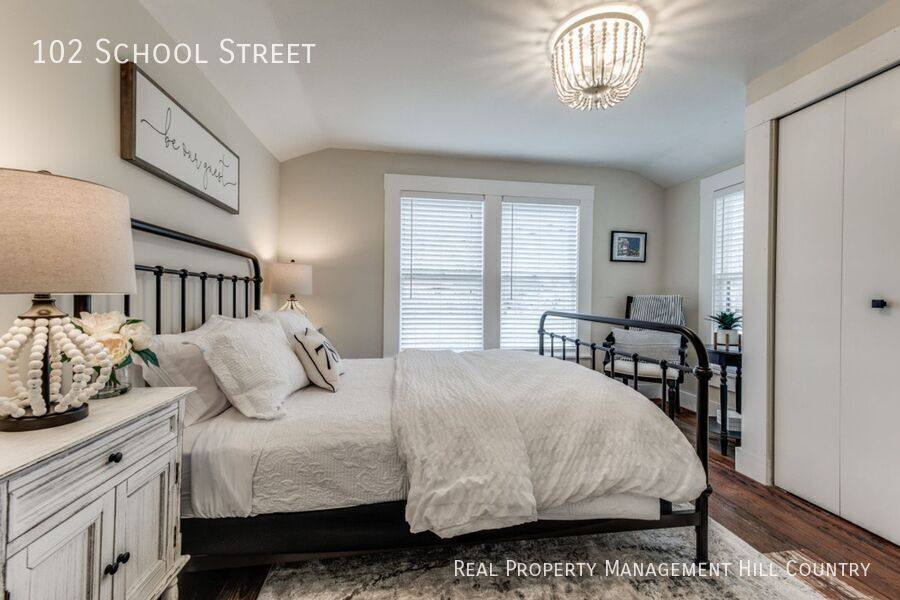 House for rent at 102 School St, Boerne, TX 78006