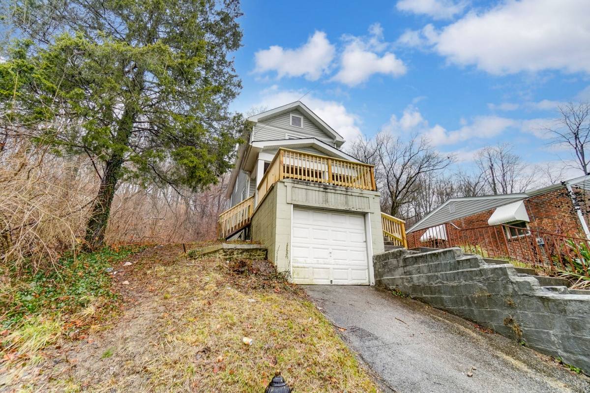 House for rent at 2307 Center St, Covington, KY 41014