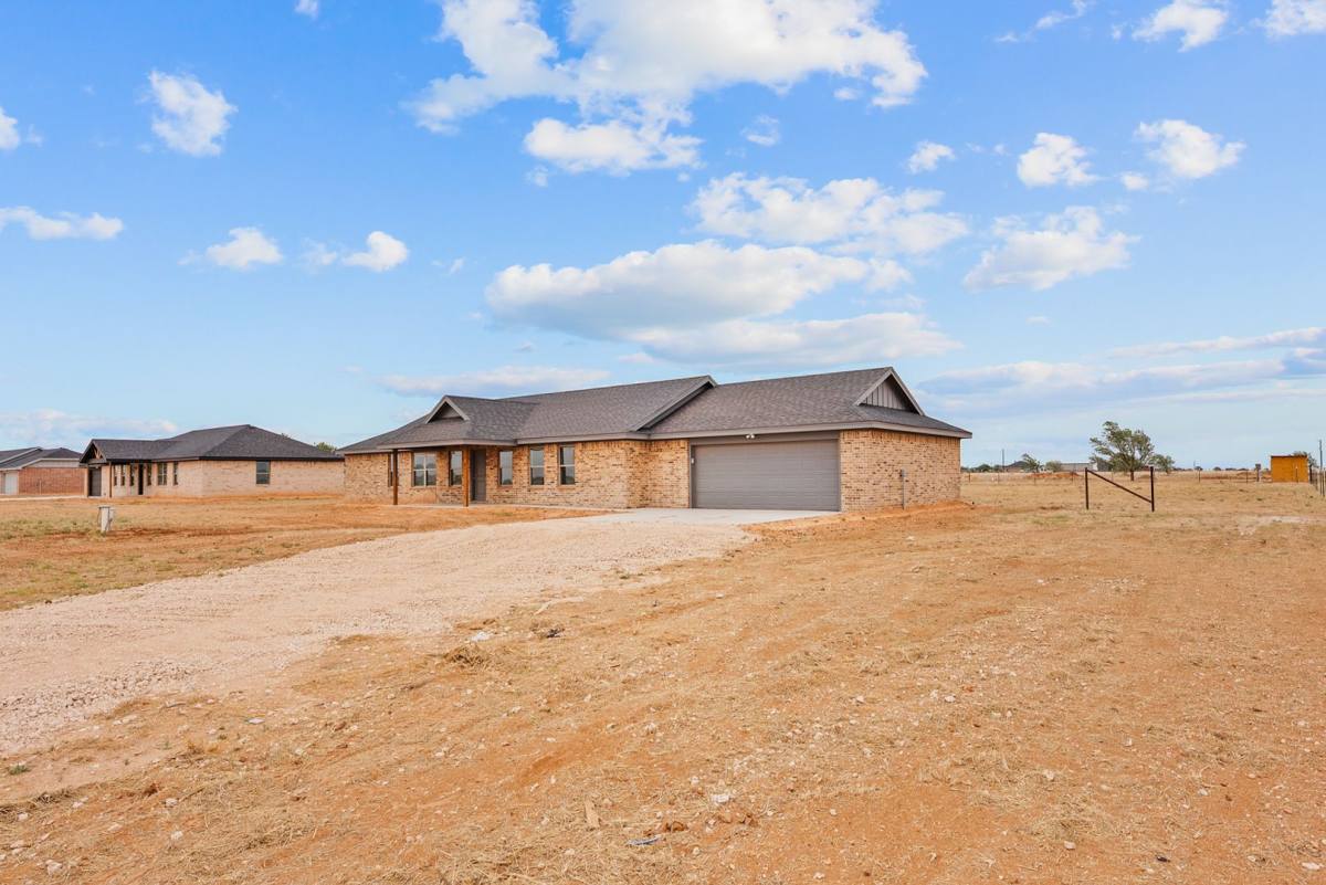 House for rent at 14904 N Cr, Shallowater, TX 79363