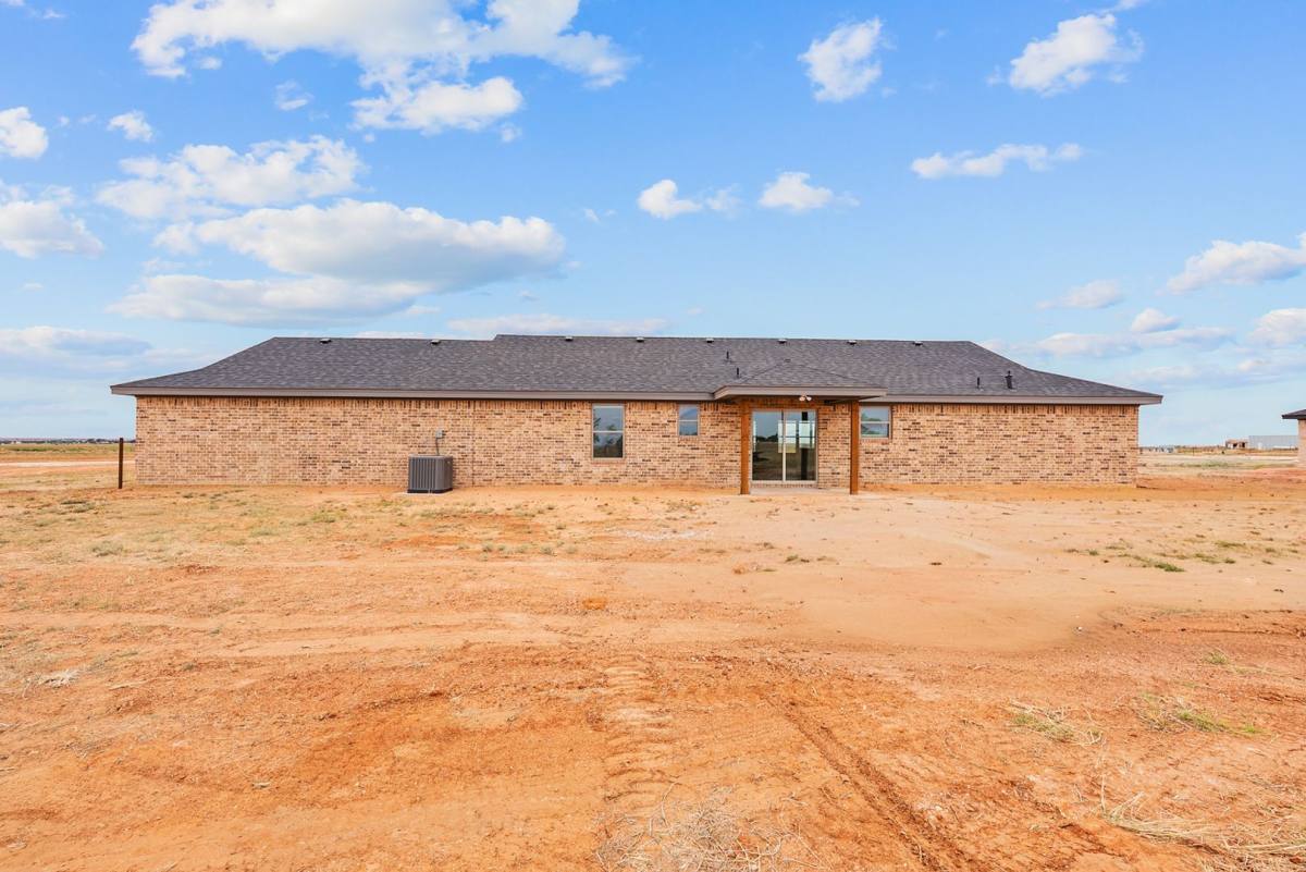 House for rent at 14904 N Cr, Shallowater, TX 79363