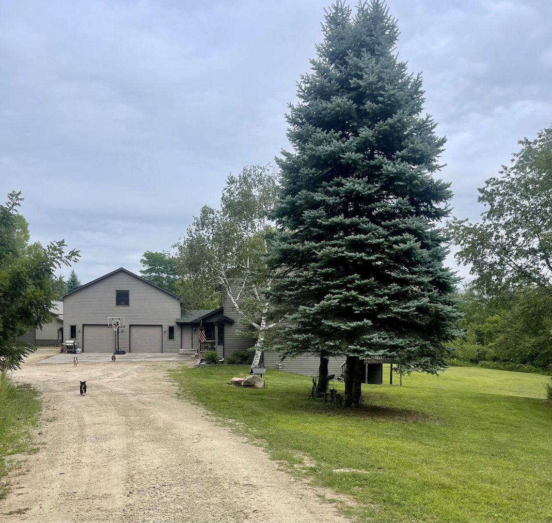 House for rent at 9533 Lansing Ave N, Stillwater, MN 55082