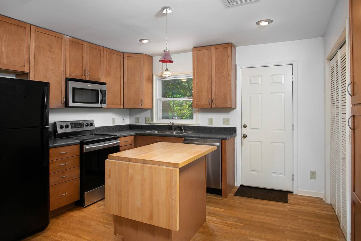 House for rent at 433-B Northside Dr, Chapel Hill, NC 27516