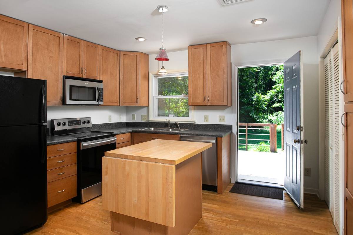 House for rent at 433-B Northside Dr, Chapel Hill, NC 27516