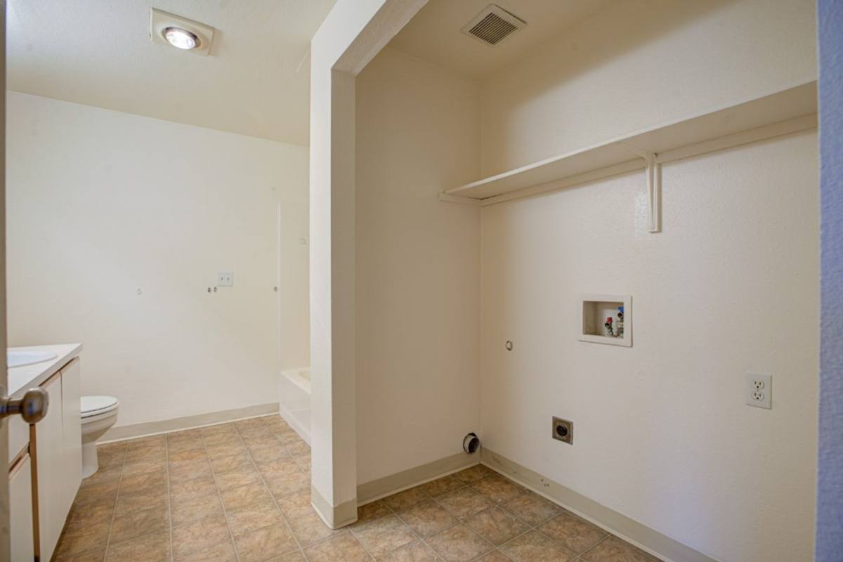 Apartment for rent at 1973 45th Ave NE, Salem, OR 97305