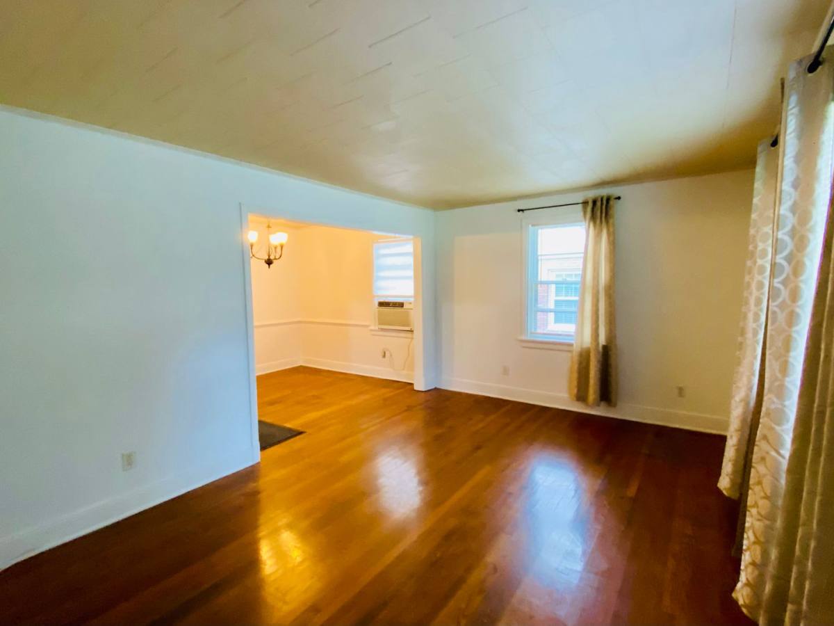 Apartment for rent at 4913 Monument Ave, Richmond, VA 23230