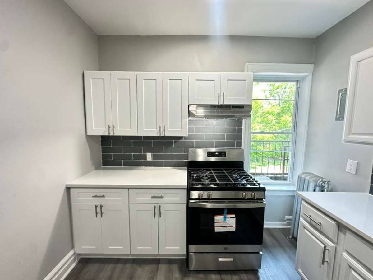Apartment for rent at 91 Prospect St, East Orange, NJ 07017