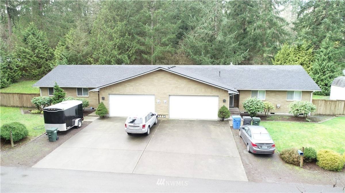 Apartment for rent at 15010-15012 71st Ave E, Puyallup, WA 98375