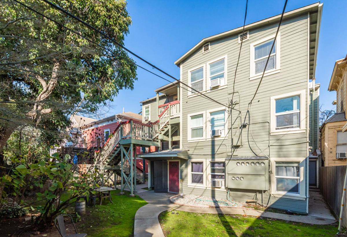 Apartment for rent at 1808 P St, Sacramento, CA 95811