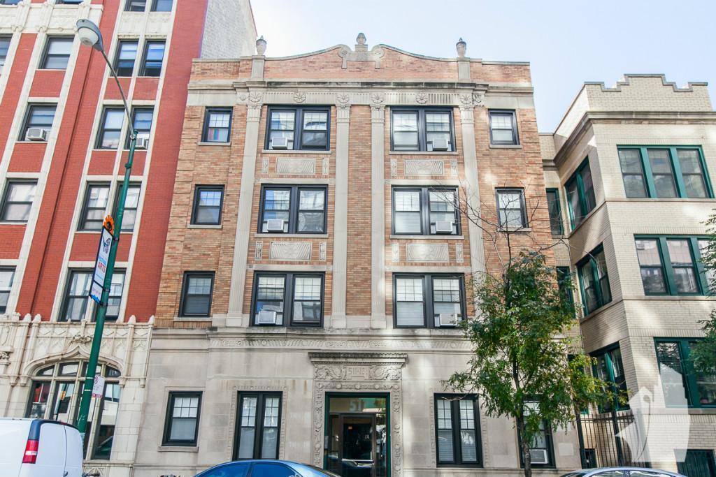 Apartment for rent at 511 W Belmont Ave #3, Chicago, IL 60657