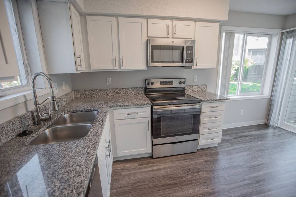 Townhouse for rent at 7301 Bristol Village Dr, Minneapolis, MN 55438