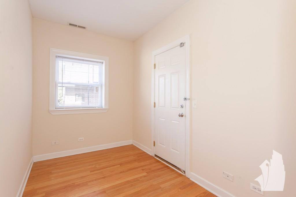 Apartment for rent at 3254 N Clifton #W2, Chicago, IL 60657
