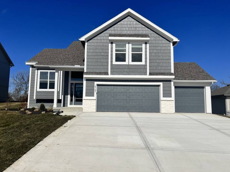 House for rent at 19182 W 109th Place, Olathe, KS 66061