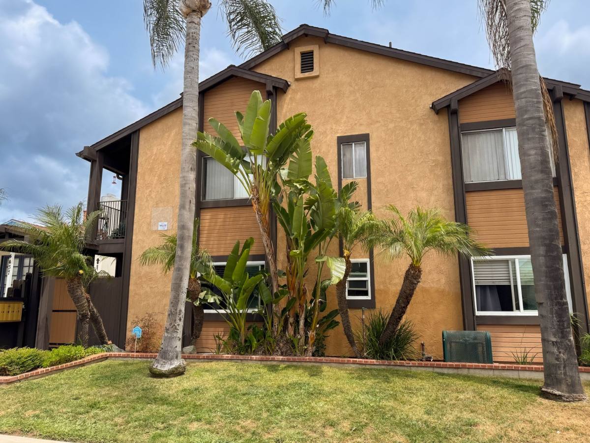 Apartment for rent at 4435 Estrella Ave, San Diego, CA 92115