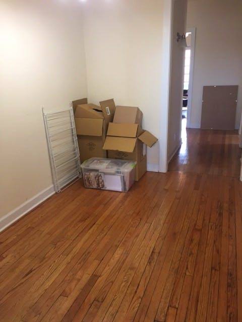 Apartment for rent at 910 W Waveland Ave #1, Chicago, IL 60613