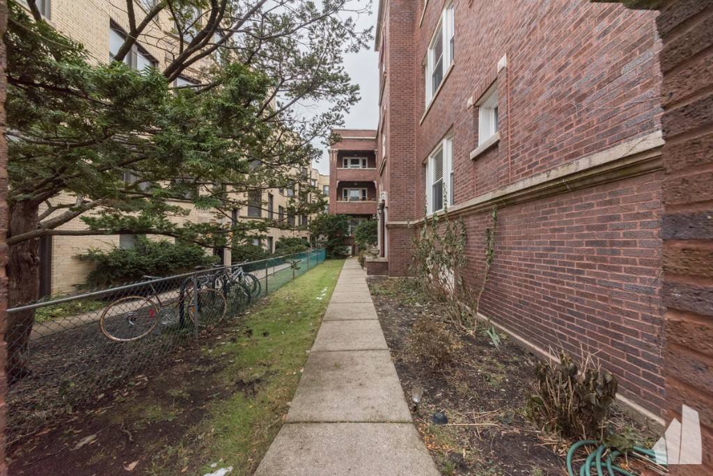 Apartment for rent at 1435 W Carmen Ave #3R, Chicago, IL 60640