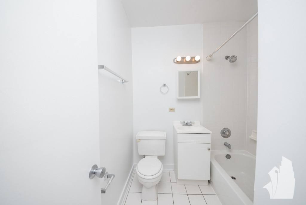 Apartment for rent at 1850 N Humboldt Blvd #210, Chicago, IL 60647