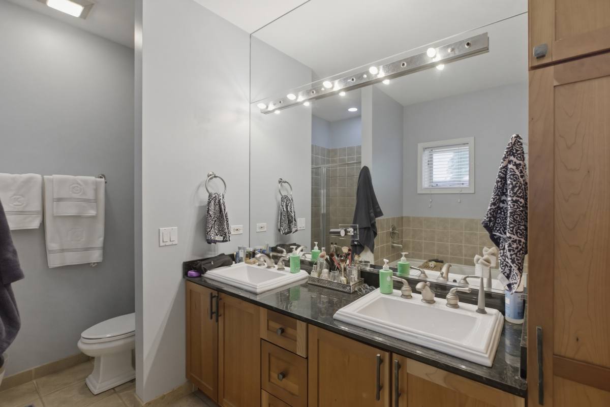 Townhouse for rent at 1323 S Indiana Parkway #TH, Chicago, IL 60605