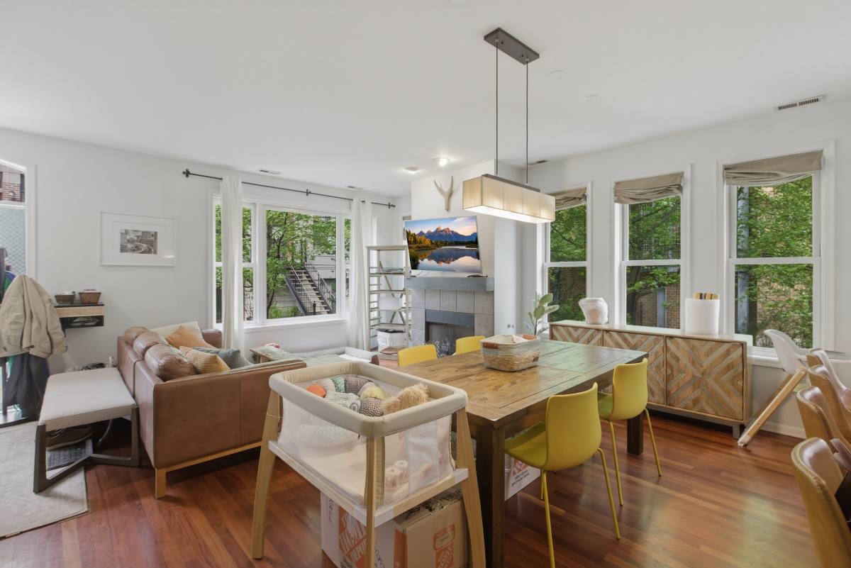 Townhouse for rent at 1323 S Indiana Parkway #TH, Chicago, IL 60605