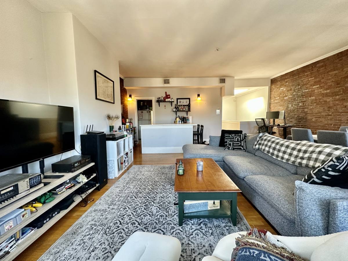 Apartment for rent at 34 Gloucester #4, Boston, MA 02115