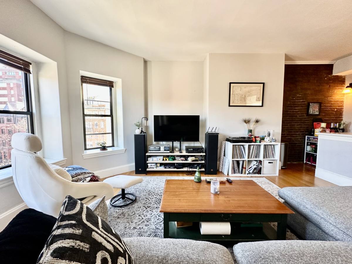 Apartment for rent at 34 Gloucester #4, Boston, MA 02115