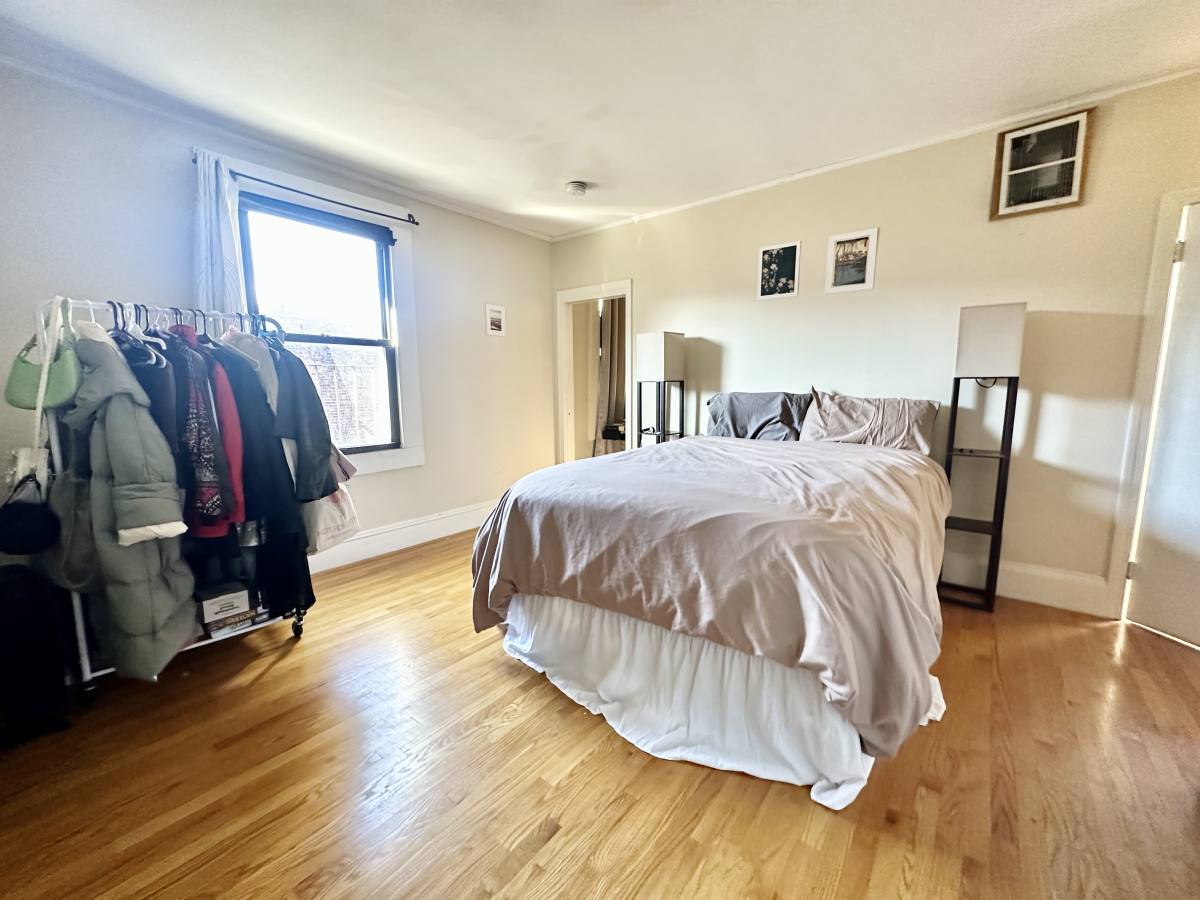 Apartment for rent at 34 Gloucester #4, Boston, MA 02115