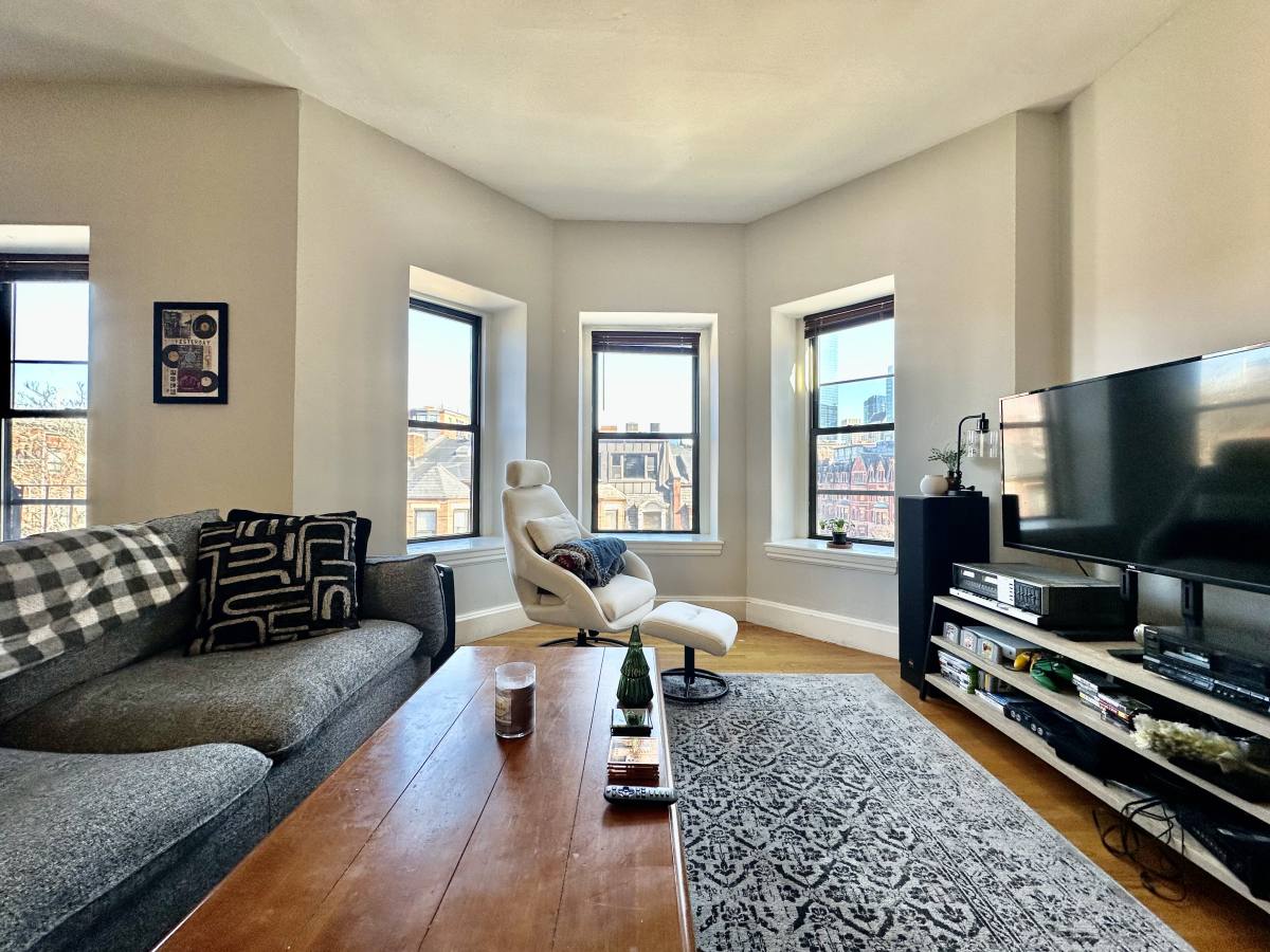 Apartment for rent at 34 Gloucester #4, Boston, MA 02115