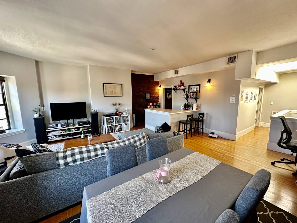 Apartment for rent at 34 Gloucester #4, Boston, MA 02115