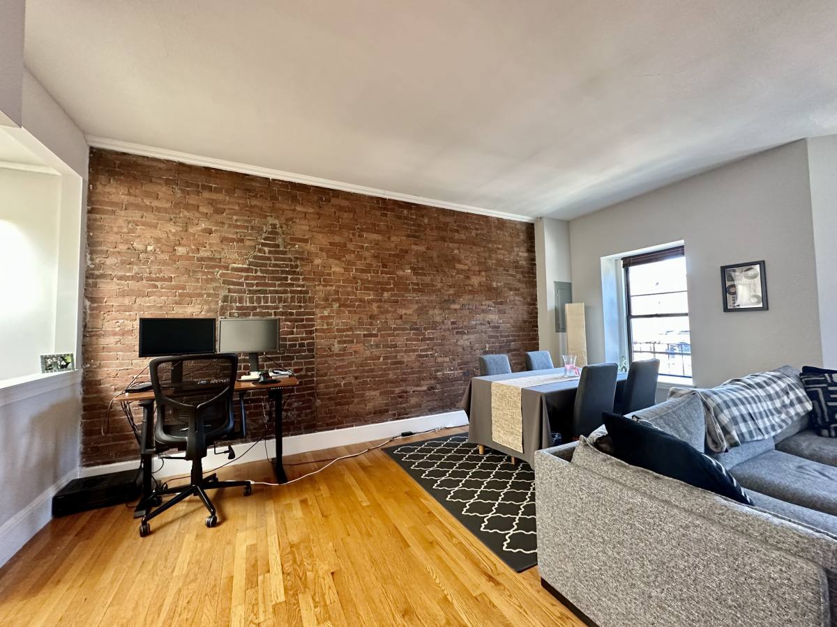 Apartment for rent at 34 Gloucester #4, Boston, MA 02115