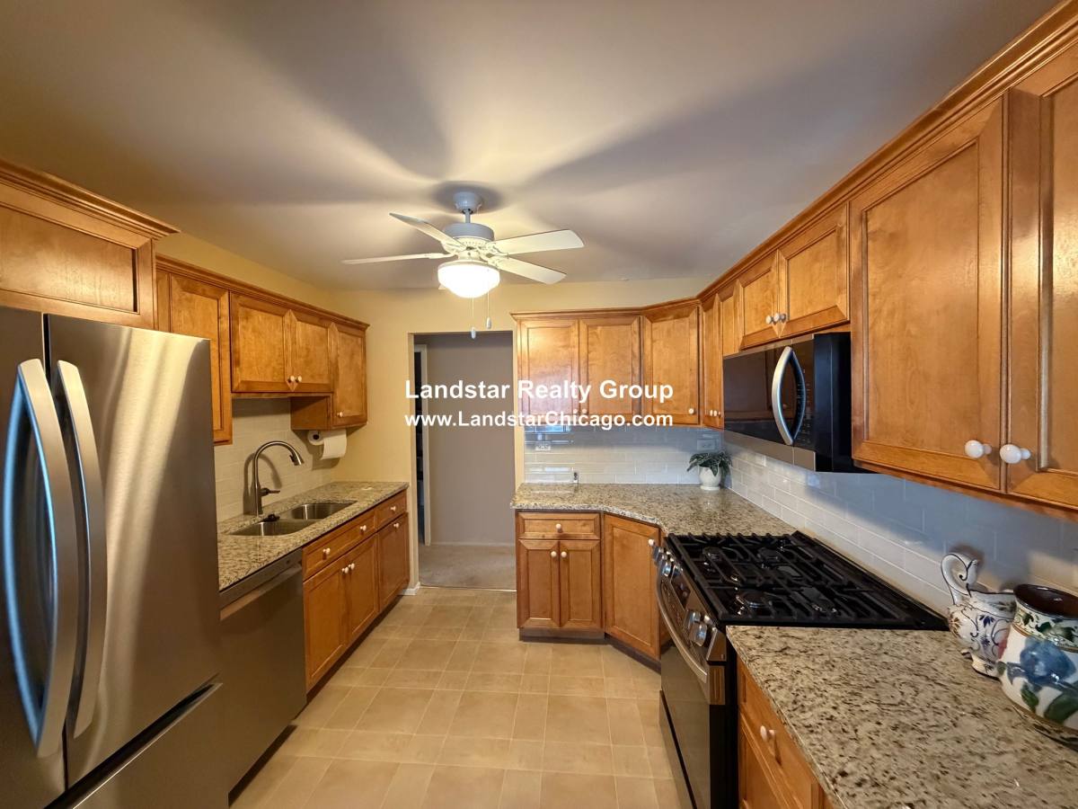 Condo for rent at 608 Berkley Court #W2, Schaumburg, IL 60194