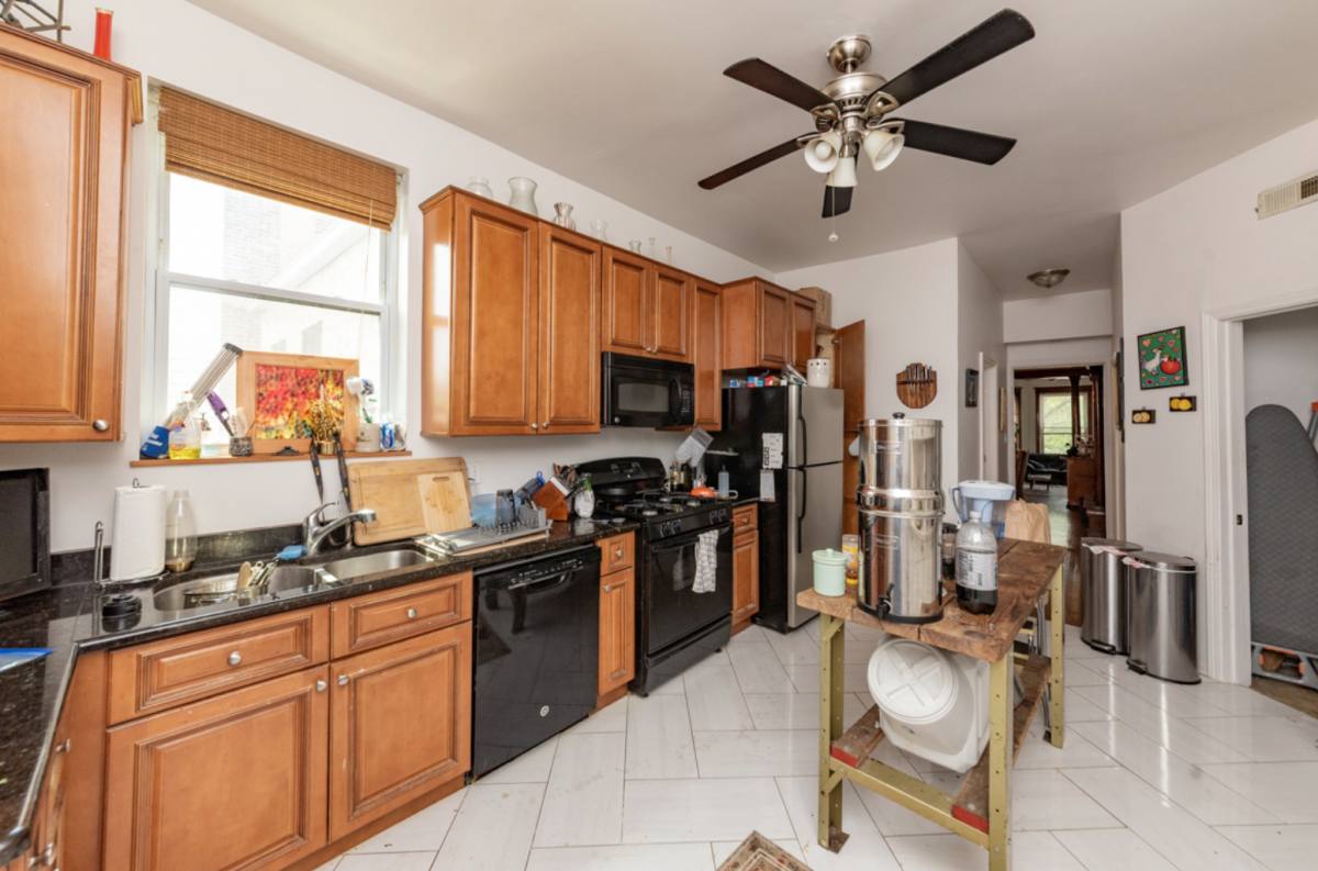 Apartment for rent at 1227 Rockwell #2, Chicago, IL 60622