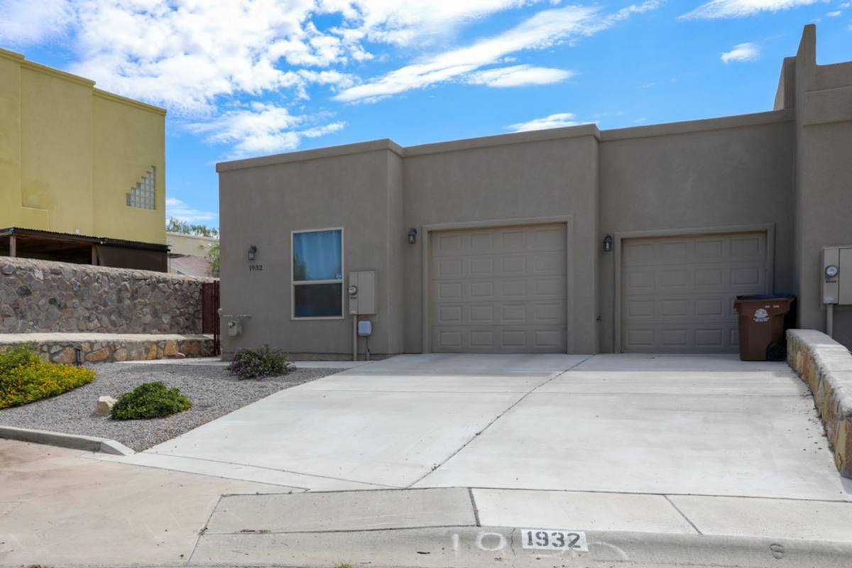 Townhouse for rent at 1932 Starburst Ridge Court, Las Cruces, NM 88012