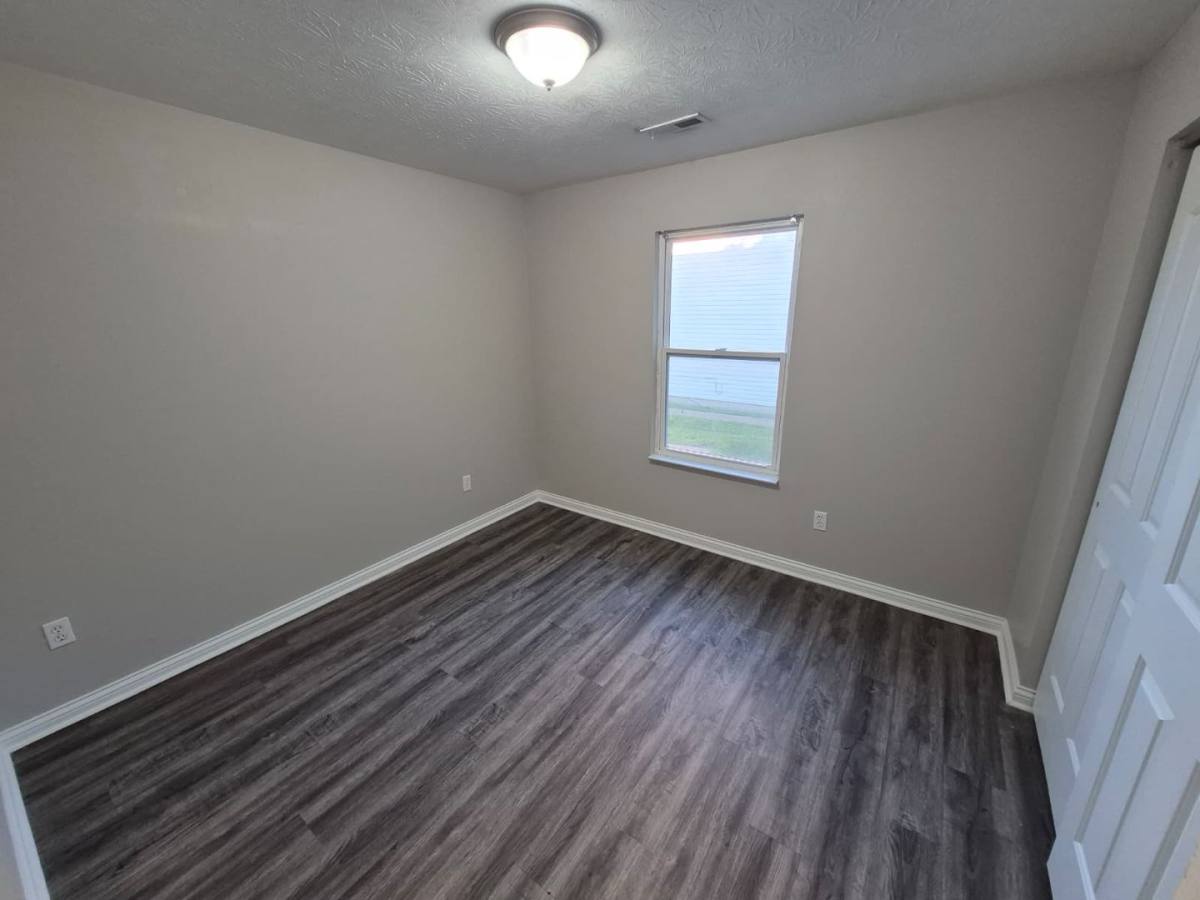 Apartment for rent at 120-122 Old Stephenson Mill Rd, Walton, KY 41094